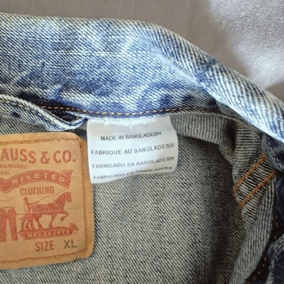 Levi's Classic Denim Jacket XL Blue PC9-72334-0139  2016 Buttons Long Sleeves - Picture 7 of 10